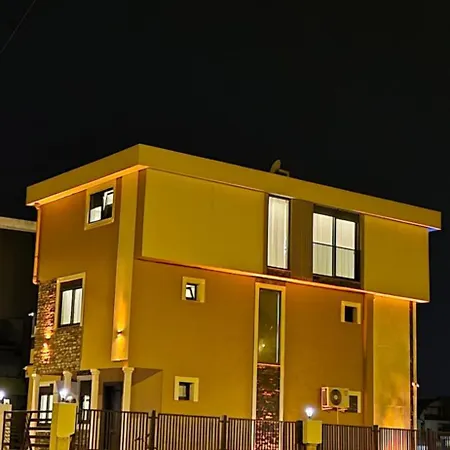 הוילה Denis House